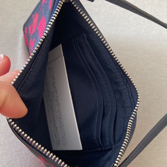 New Coach Floral wristlet - Picture 5 of 9